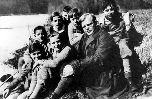 Bonhoeffer mit Konfirmanden im Harz, 1932