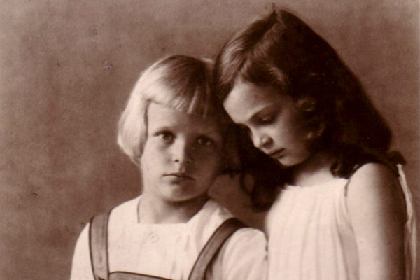 Die Zwillinge Dietrich und Sabine Bonhoeffer